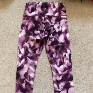 Lululemon Wunder Under crops